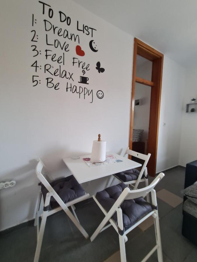 Apartmani Bellevue Vir Esterno foto