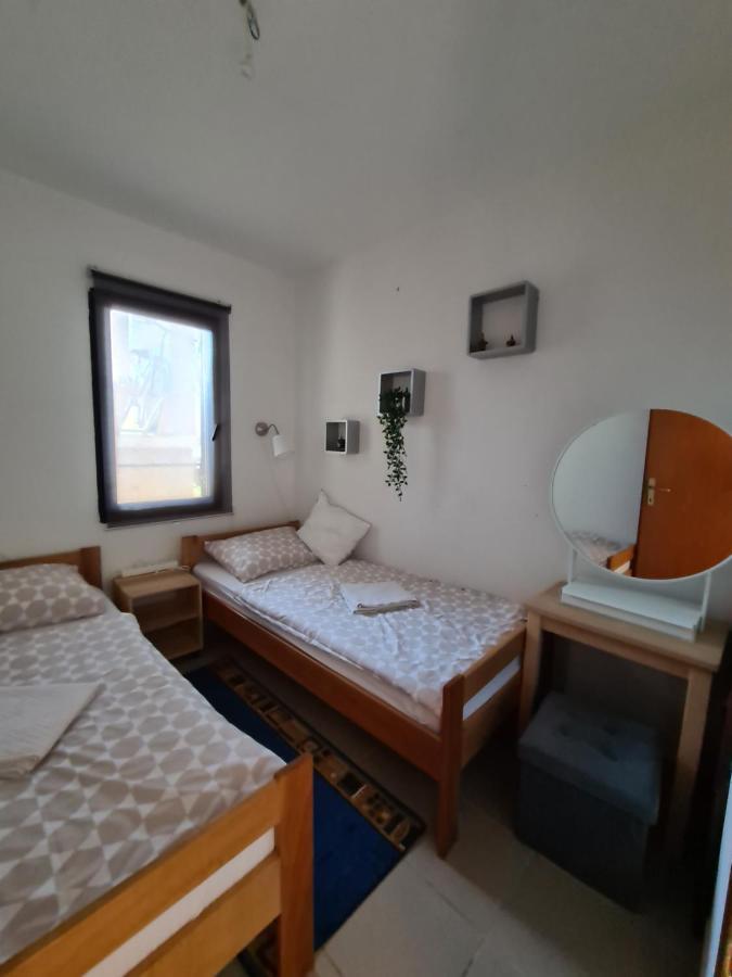 Apartmani Bellevue Vir Esterno foto